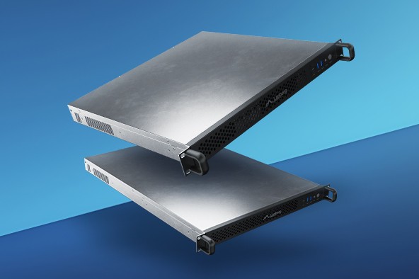 Drei RACK 19″ 1U Servergehäuse